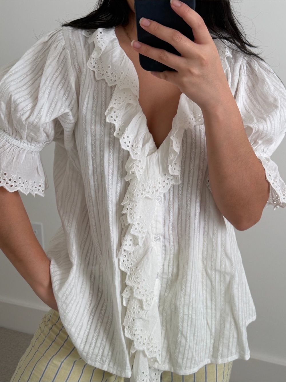 Marina & Meadow White Ruffle Puff Sleeve Blouse
